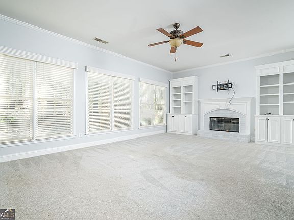 5th image of 850 Highcrest Dr