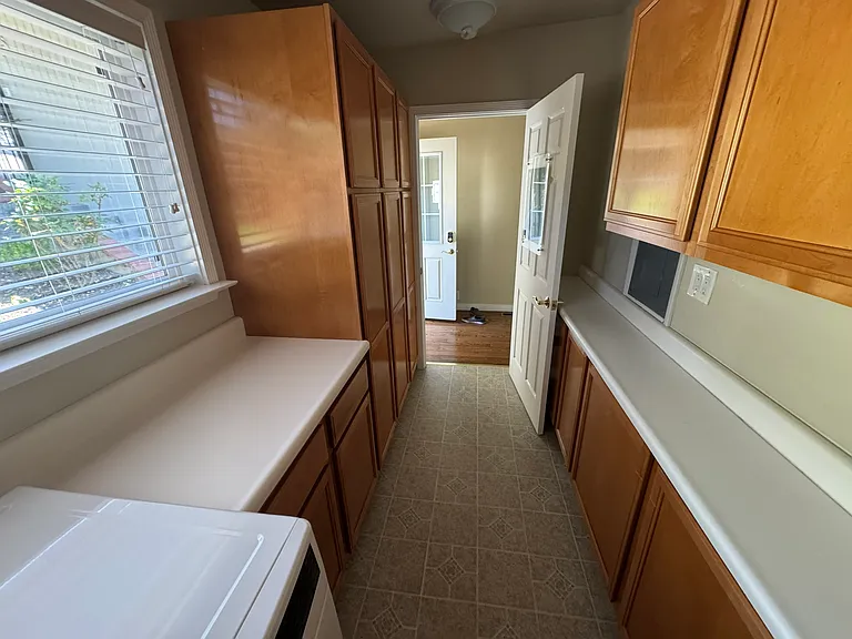 1912 Oak Knoll Dr — Photo 21