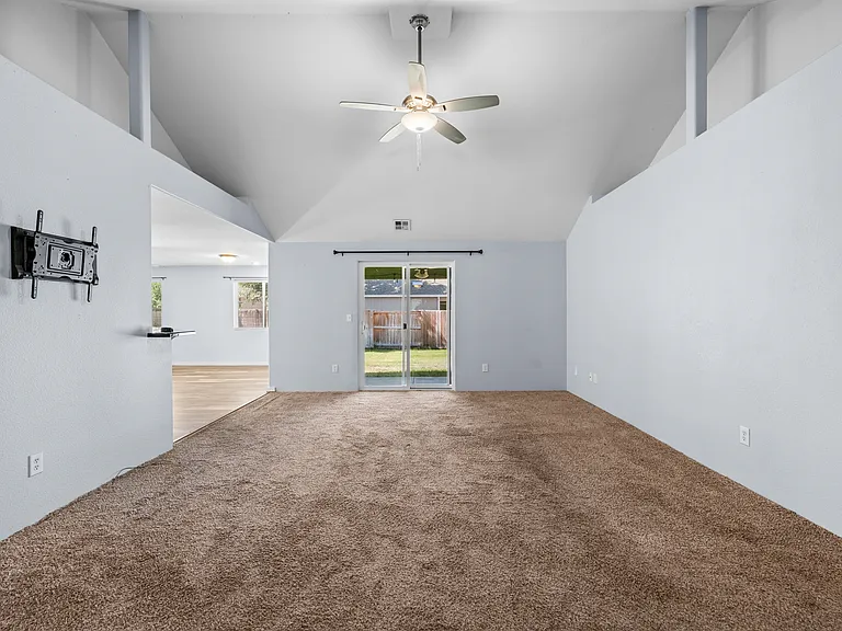 1016 Birmingham St — Photo 5
