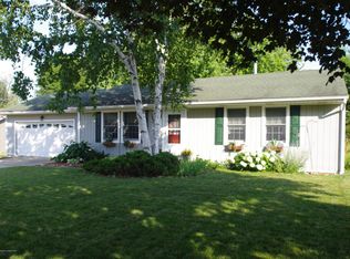 903 Chasewood Cir, Grand Ledge, MI 48837