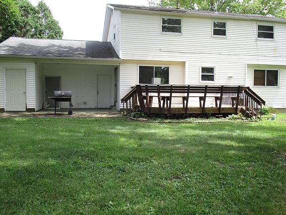 3rd image of 5811 Riverton Ct W