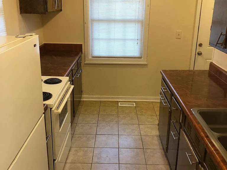 2317 Henry Cir — Photo 5