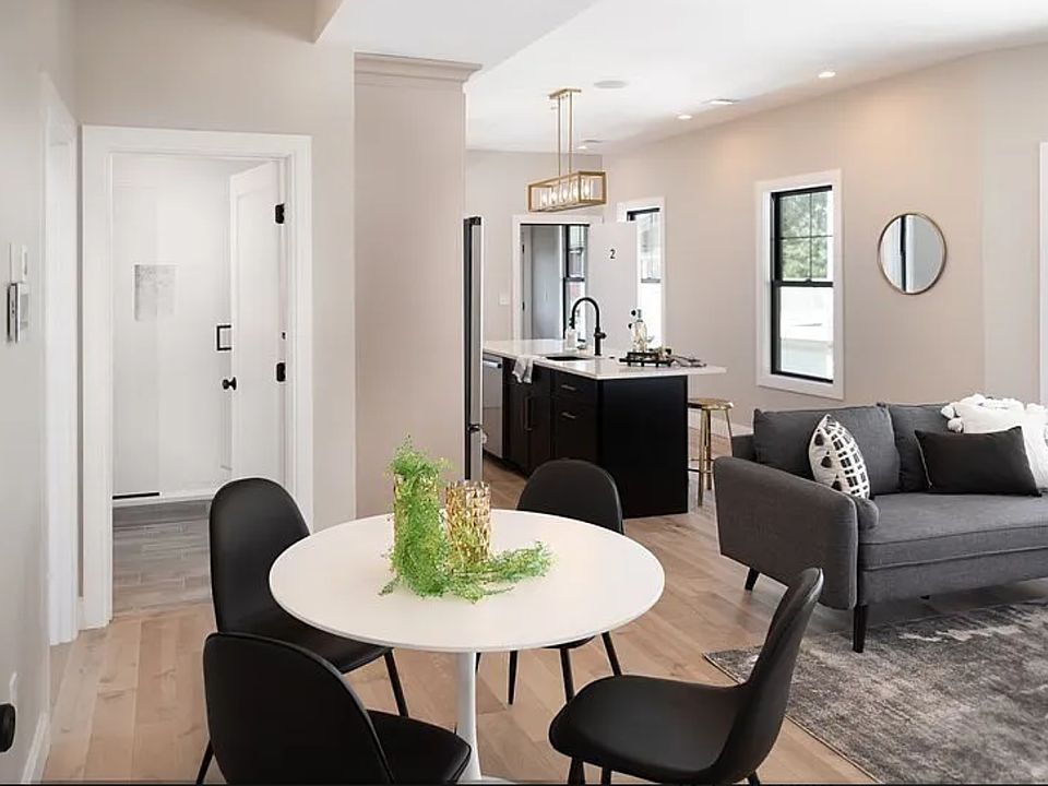 2nd image of 9 Carlisle St #1