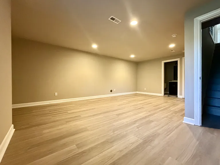 10541 Clubhouse Dr — Photo 17