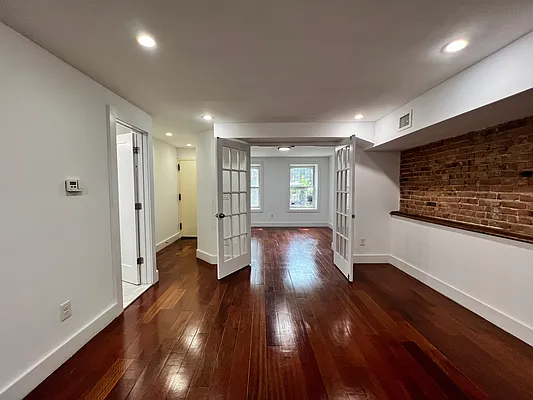 Rented by Massada Home Sales Inc | media 14