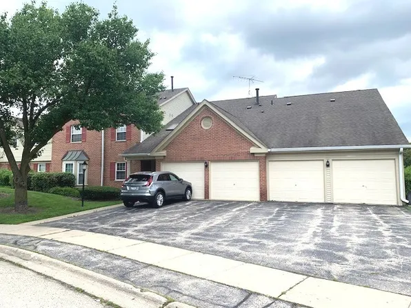 5 Aberdeen Ct Unit V1, Schaumburg, IL 60194