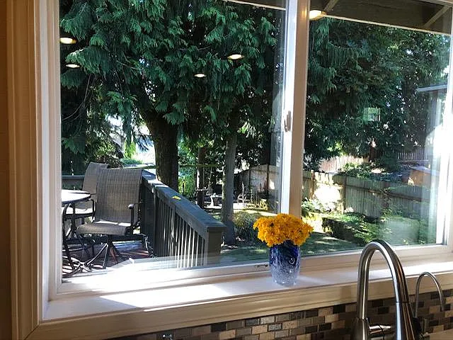 4 bed, 2.5 bath, 2200 sqft, $3,950 — Photo 4