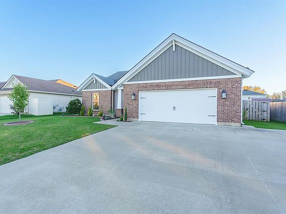 3rd image of 5544 Goldenrod Ln