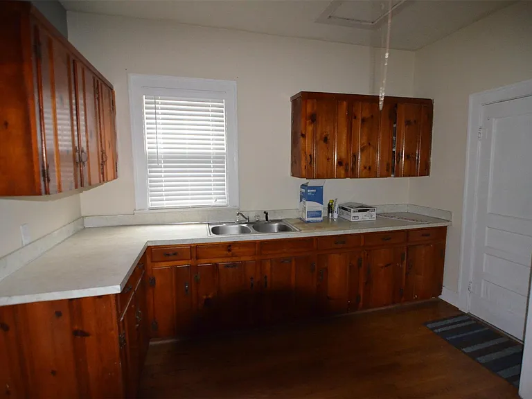 321 Dorchester St — Photo 7