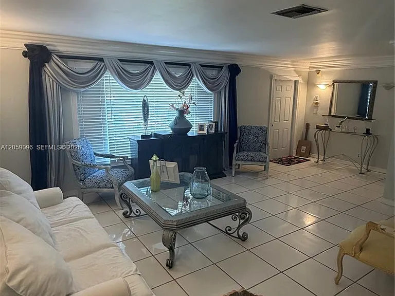 8108 NW 93rd Ter — Photo 5