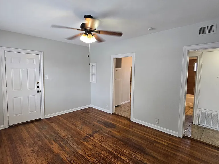 1802 W Gramercy Pl — Photo 5