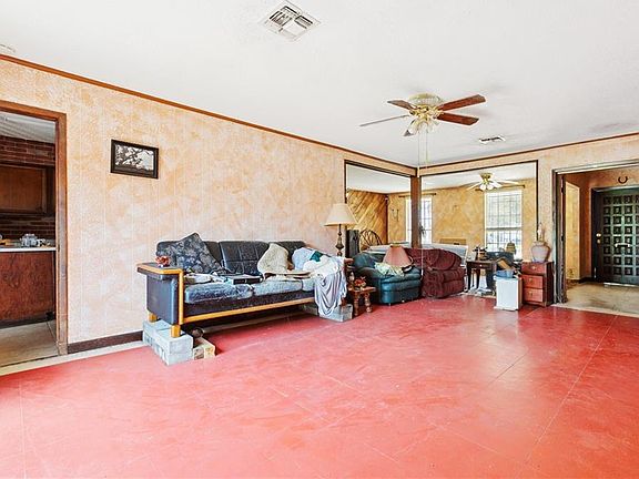4th image of 13734 Lourdes St
