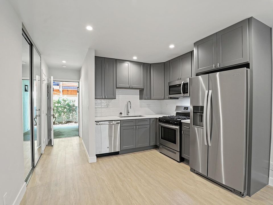 1st image of 3314 Mentone Ave APT 4
