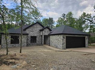 11 Pacifica Cir, Hot Springs Vill, AR 71909