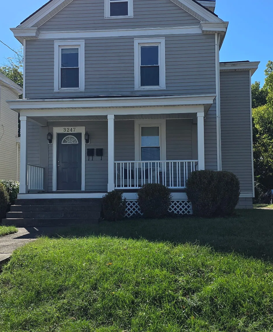 2 bed, 992 sqft, $1,925 — Photo 1