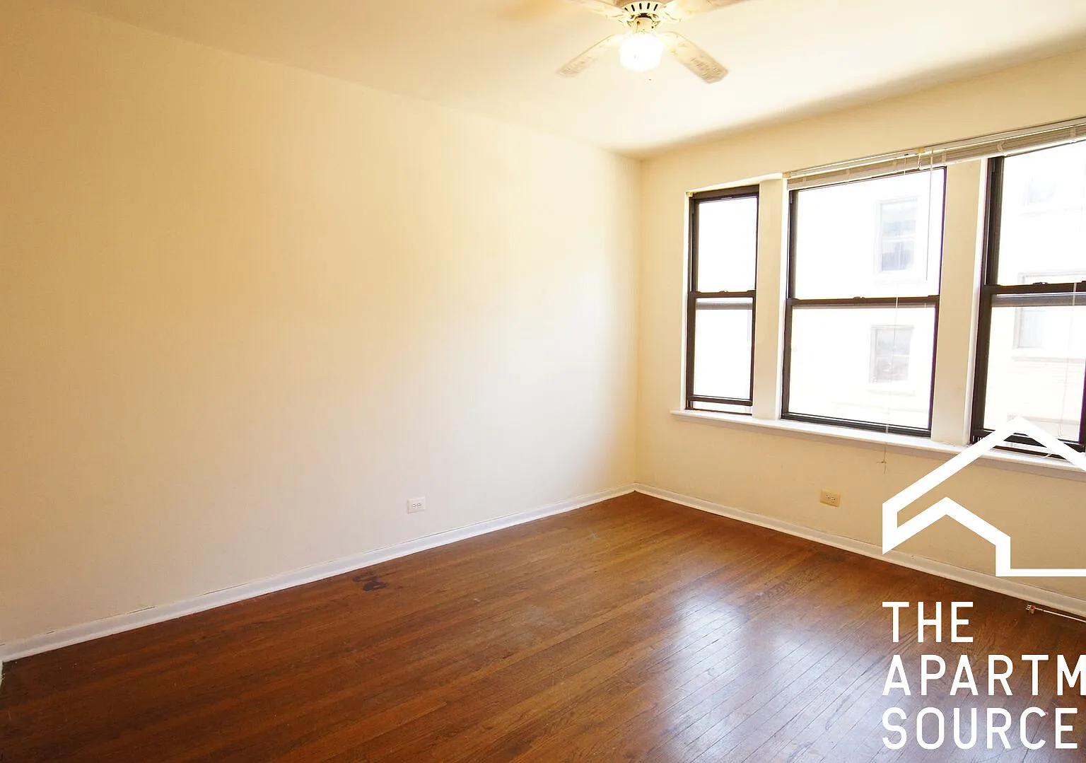 2 bed, 1002 sqft, $2,550 — Photo 4