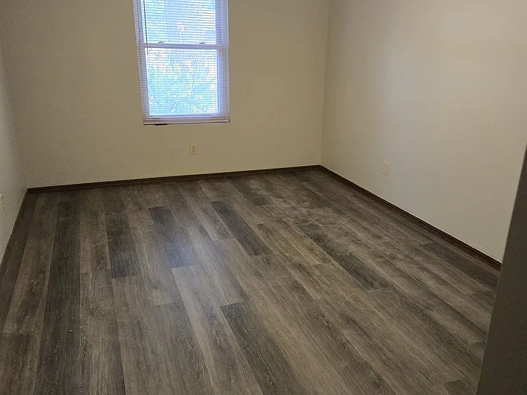 3318 E 4th Ave — Photo 9