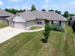 3951 W Tall Pine Ct, Springfield, MO 65810