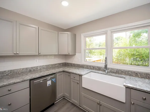 413 Morningside Dr, Fredericksburg, VA 22401