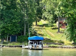 152 W Mohawk Dr, Malvern, OH 44644