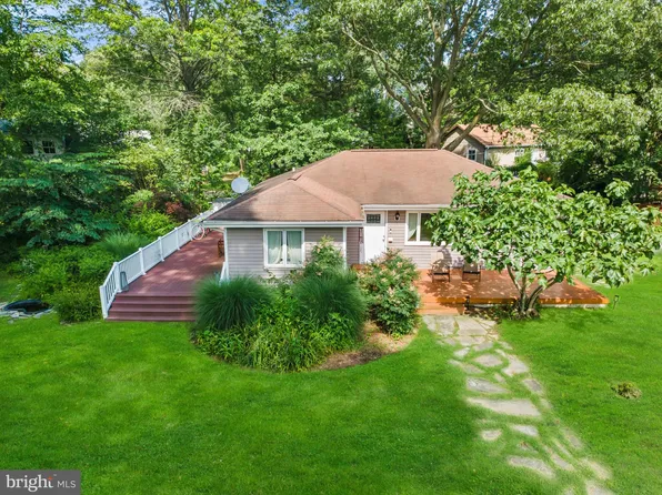 4977 Lerch Dr, Shady Side, MD 20764