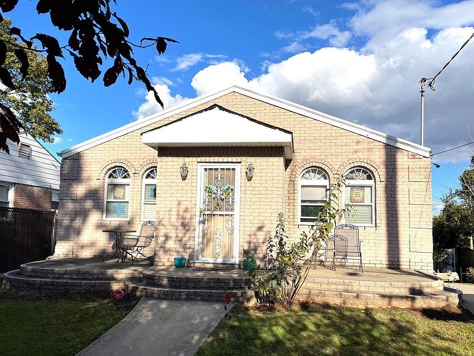 1st image of 61 Park Hill Ct