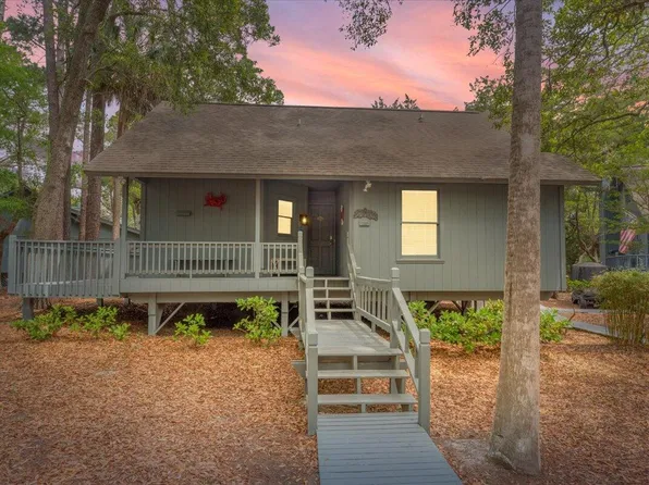 208 Sea Cloud Cir, Edisto Island, SC 29438