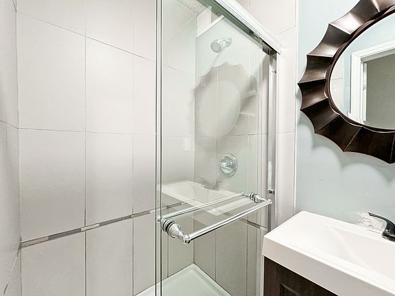 2nd image of 5725 Phillips Ave Floor 2