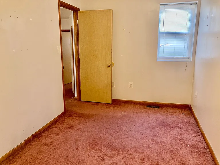 1604 Catharine St — Photo 14