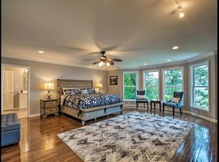 201 S Crest Rd, Chattanooga, TN 37404