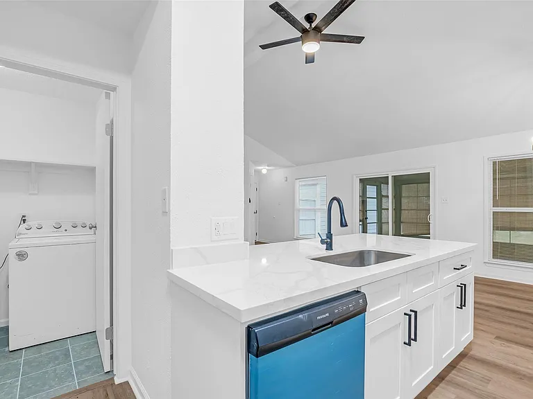 7 Camberwell Ct — Photo 6