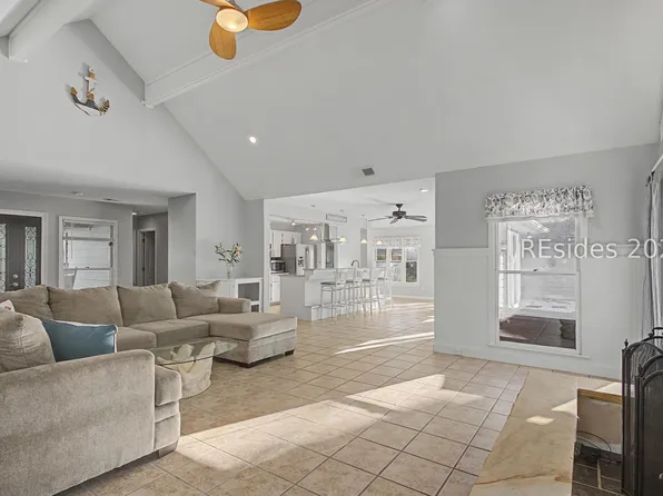 2 Brown Thrasher Rd, Hilton Head Island, SC 29926