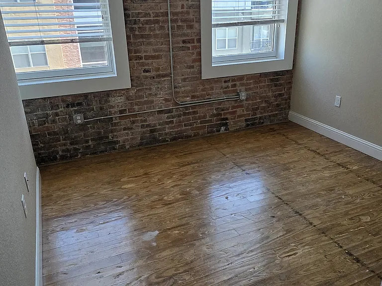 700 Franklin Ave #14 — Photo 6