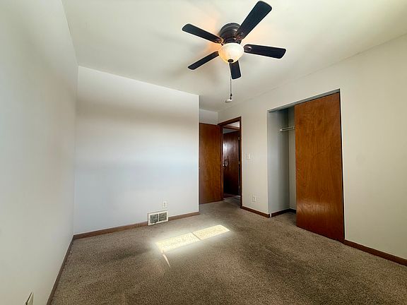 3rd image of 823 Byron Ave #1