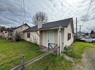 985 NE Cedar St, Roseburg, OR
