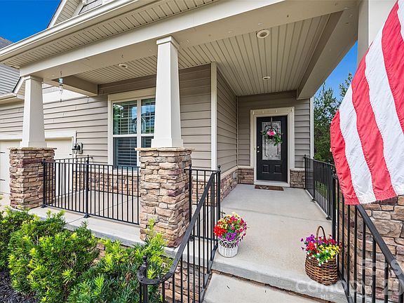 3rd image of 2239 Elmview Ln