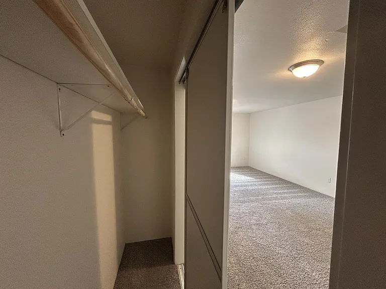 Eagle Pointe Apartments — Photo 23
