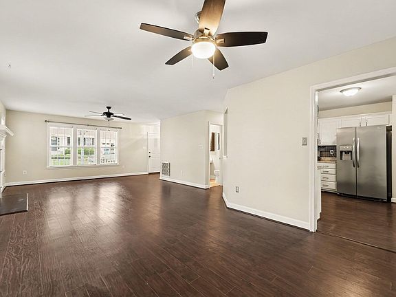 3rd image of 3020 Englefield Dr