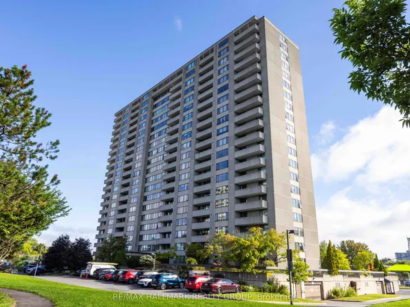 2625 Regina St #1706, Ottawa, ON K2B 5W8