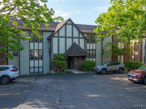 117 Waters Edge Ct #1A, Lake Ozark, MO 65049