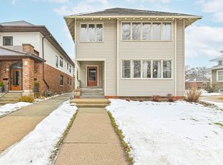 4215 N Prospect Ave, Milwaukee, WI 53211