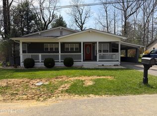 38 Oak Ln, Sparta, TN 38583