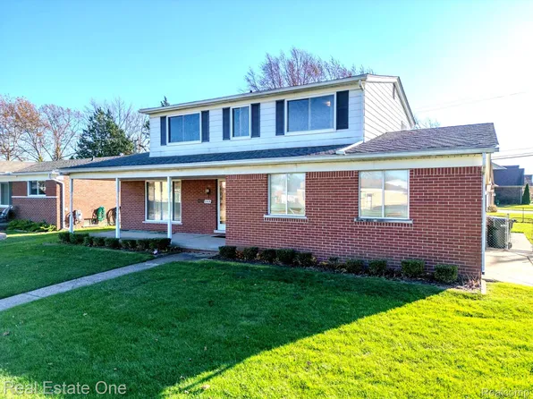 8418 Fairfax Dr, Sterling Heights, MI 48312
