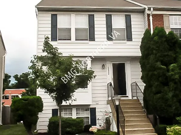 45322 Gable Sq, Sterling, VA 20164