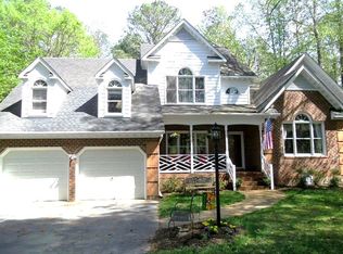 5726 Maple Brook Dr, Midlothian, VA 23112