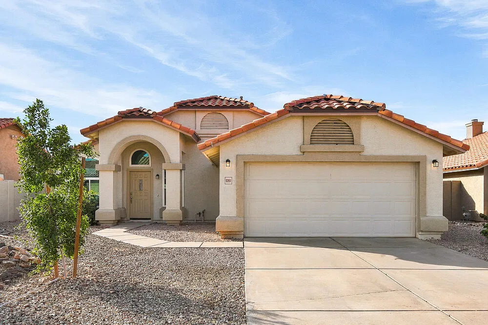 4 bed, 2.0 bath, 1642 sqft, $2,395 — Photo 1