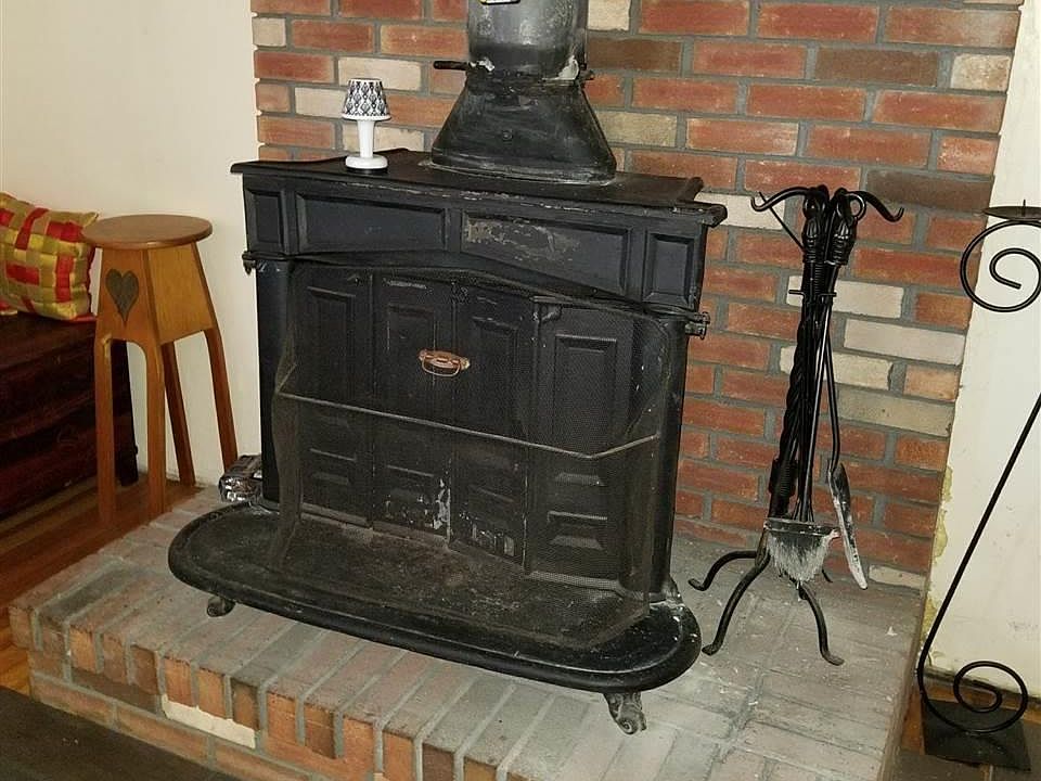 2nd image of 1430 Woolsey St