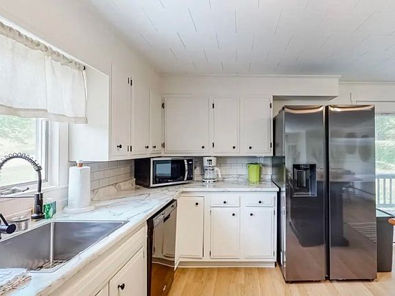 2nd image of 336 Cote Hill Road