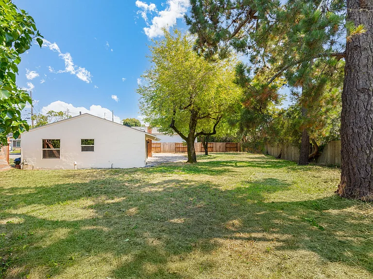 45 Pamela Ct — Photo 12