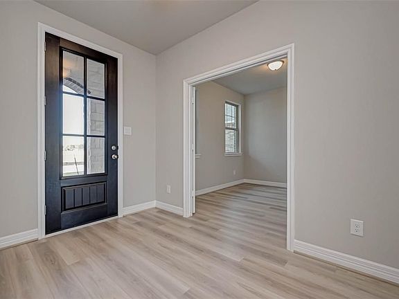 3rd image of 3433 Acacia Grove Ln
